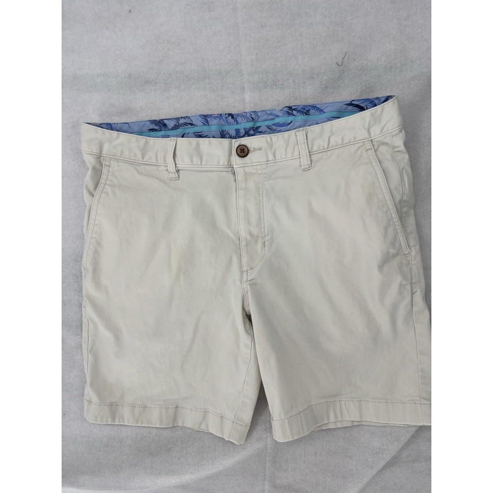 Tommy Bahama Lt Khaki Chino Shorts Mens 33x6.5 Cotton Blend Flat Front Preppy